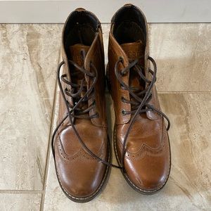Like New Men’s Brown Boots size 11